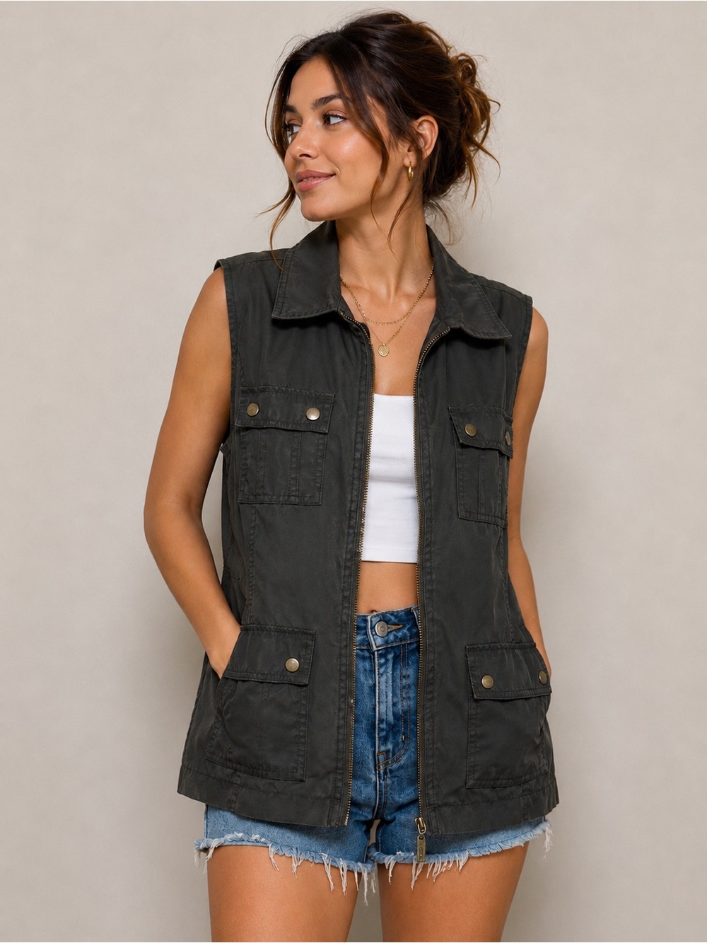 Liz Claiborne Utility Vest – Size Medium
Olive Green Zip Front Safari Style Vest